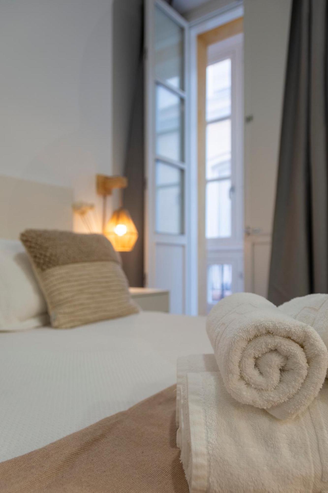 Apartamentos La Tahona Кадис Екстериор снимка