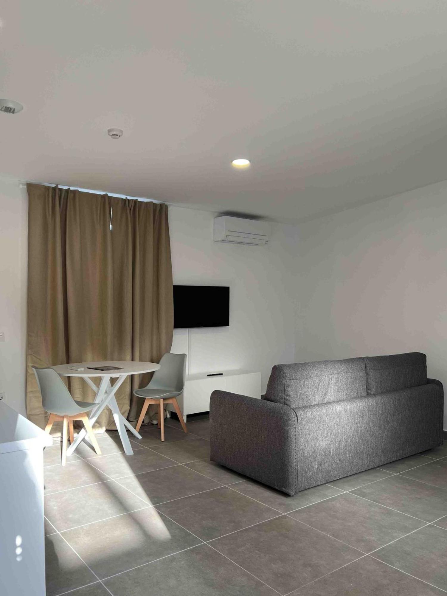 Apartamentos La Tahona Кадис Екстериор снимка