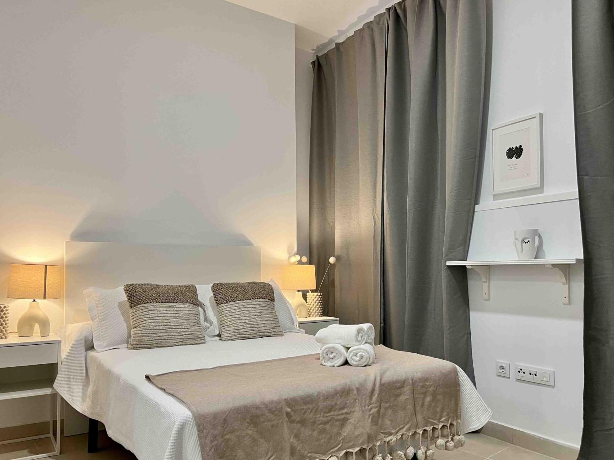 Apartamentos La Tahona Кадис Екстериор снимка